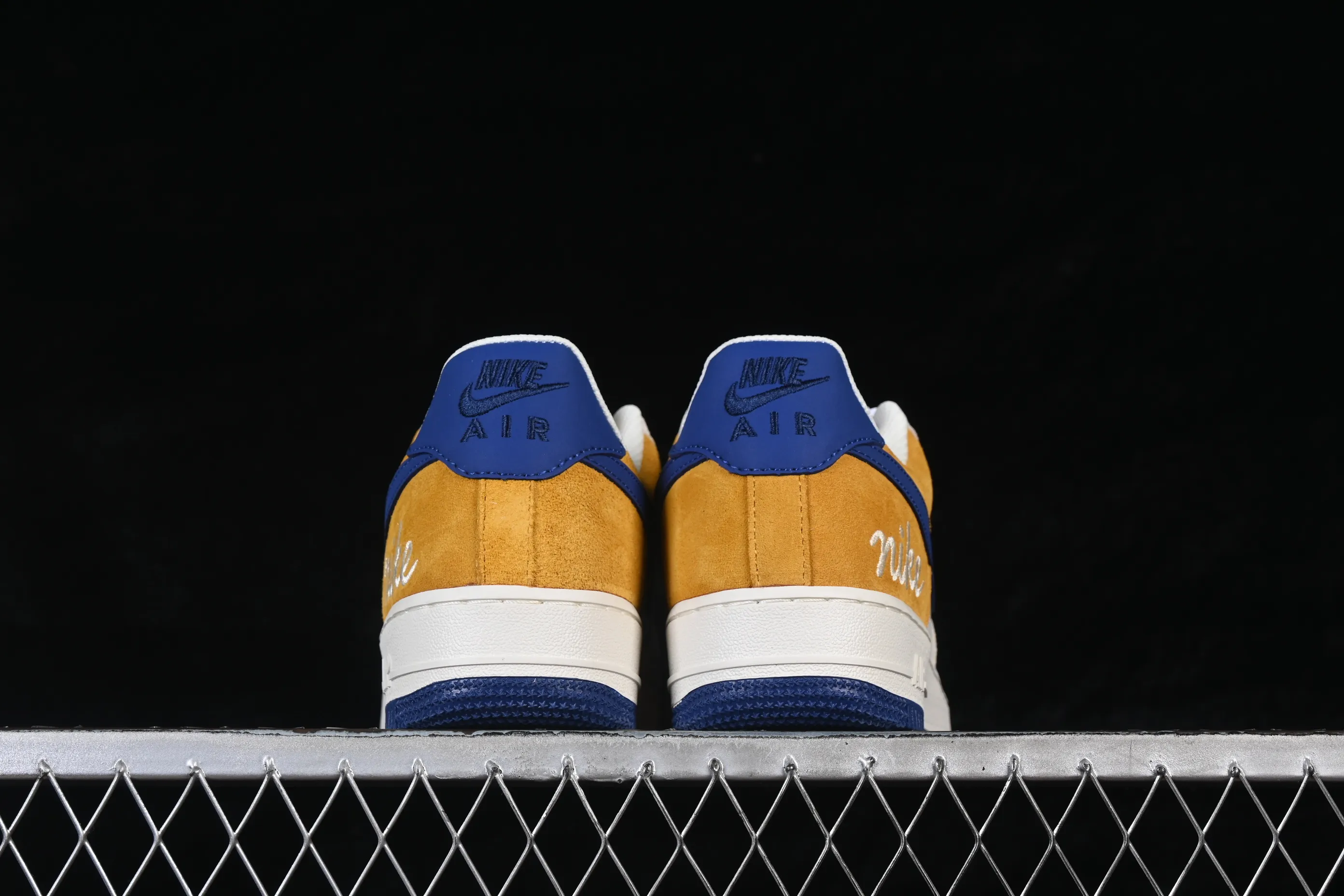 All categories Nk Air Force 1 Air Force series Nk Air Force 1 Low Air Force low-top Nike Air Force 1'07 Low White, gray, brown and blue stitching Air Force 1 low-top casual sneakers HF2794-100